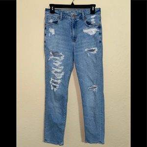 American Eagle Distressed Mom Jeans size 4